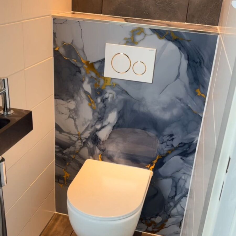 Sfeerfoto-PVC-Marmer-Paneel-Harmony-Gold-Glans